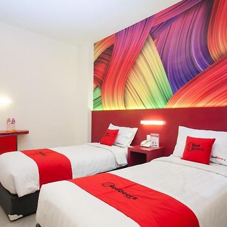 מלון מאלאנג Reddoorz Near Hawaii Water Park מראה חיצוני תמונה